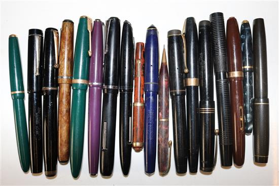 Qty mixed fountain pens